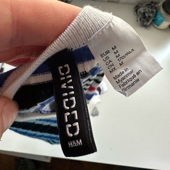 H&M Striped Halter Crop Too - Picture 3 of 4